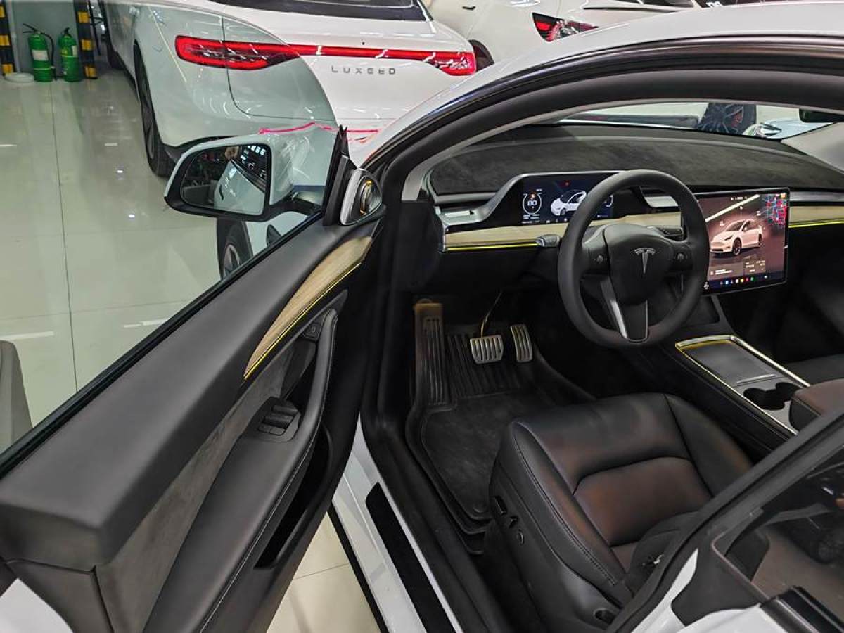 特斯拉 Model 3  2022款 后輪驅(qū)動版圖片