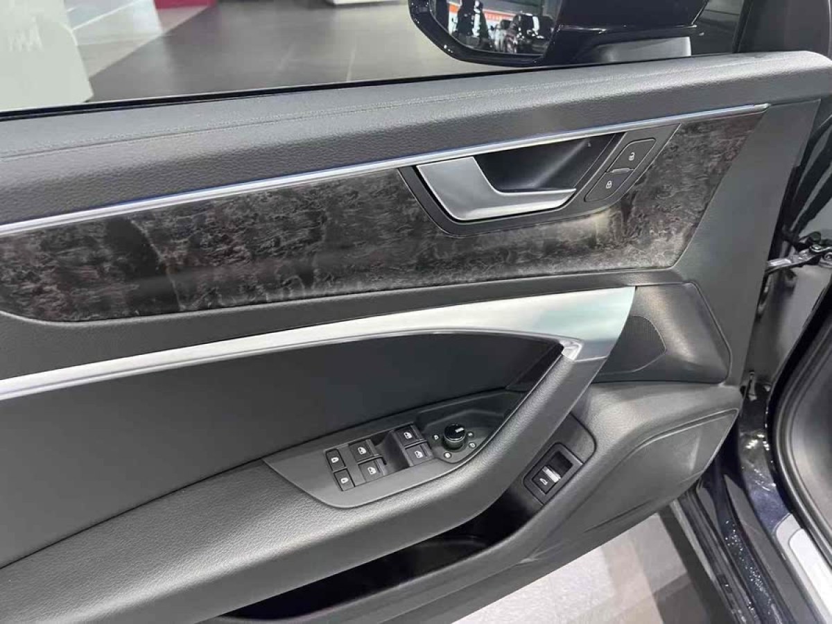奧迪 奧迪A6L  2021款 45 TFSI 臻選動(dòng)感型圖片
