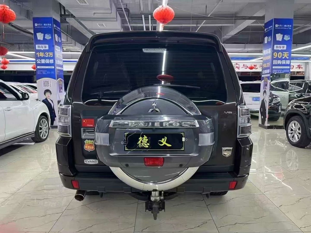 奔馳 V級(jí)  2018款 V 260 L 尊貴加長(zhǎng)版圖片