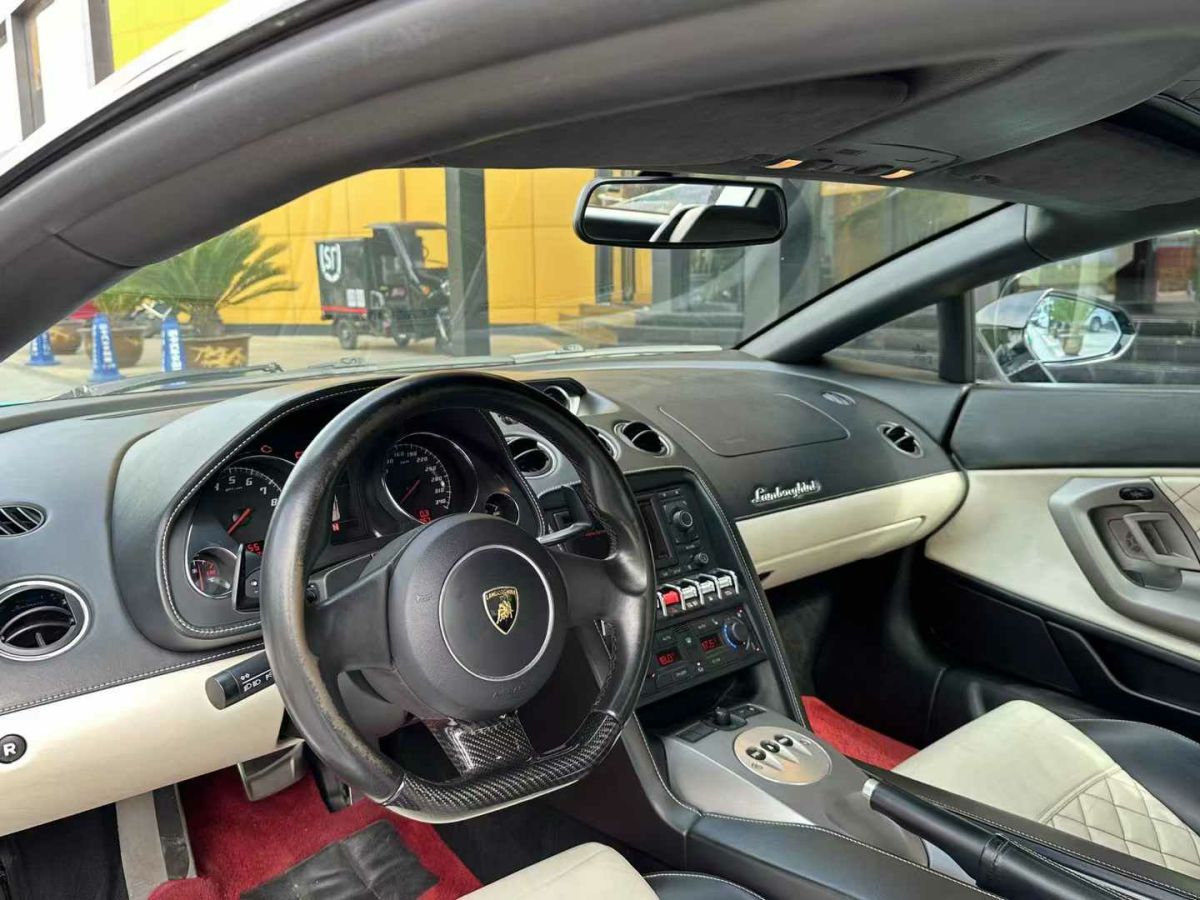 蘭博基尼 Aventador  2013款 LP 700-4 Roadster圖片