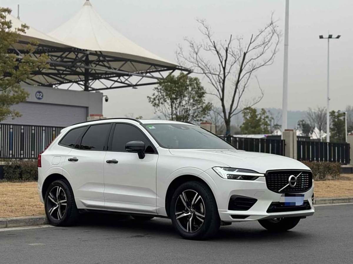 沃爾沃 XC60  2021款 T5 四驅(qū)智遠(yuǎn)運(yùn)動(dòng)版圖片