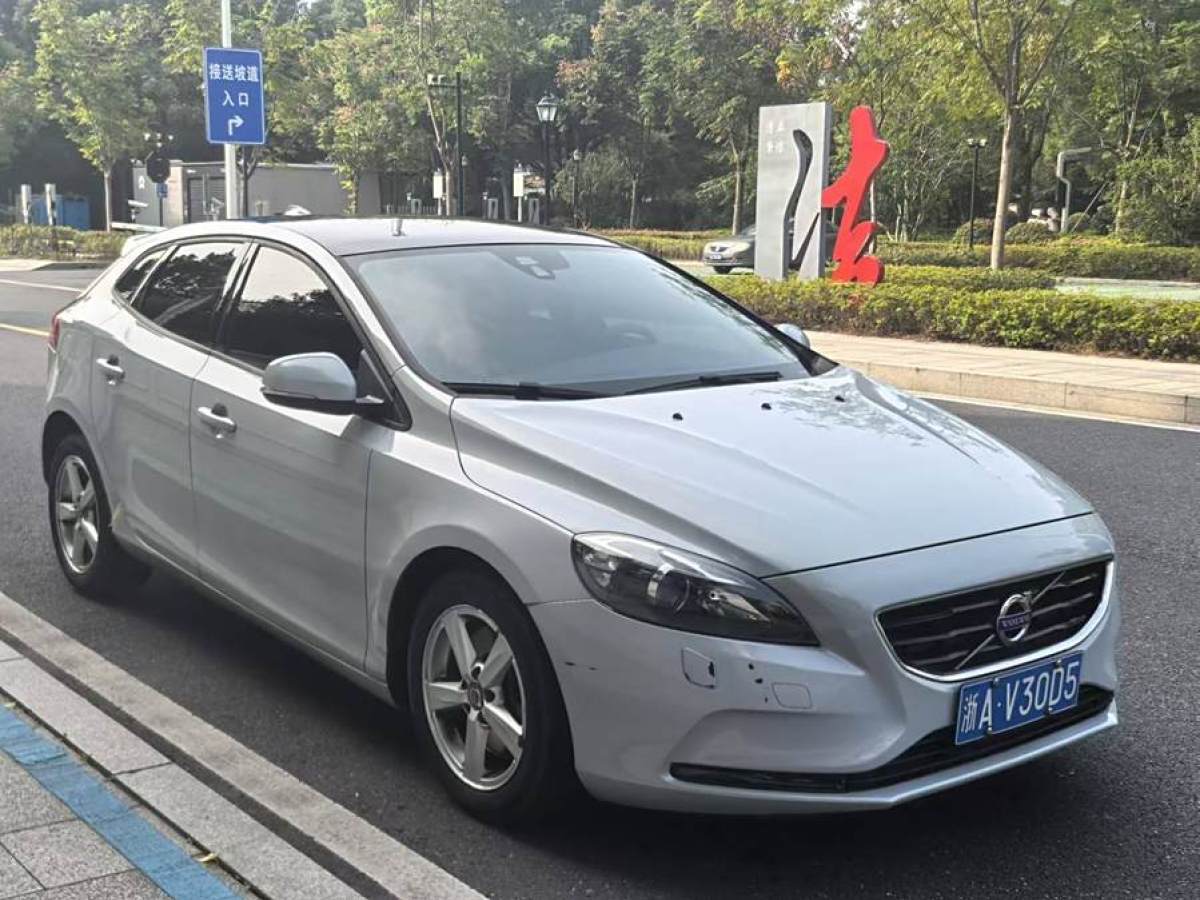 沃爾沃 V40  2016款 T3 智逸版圖片