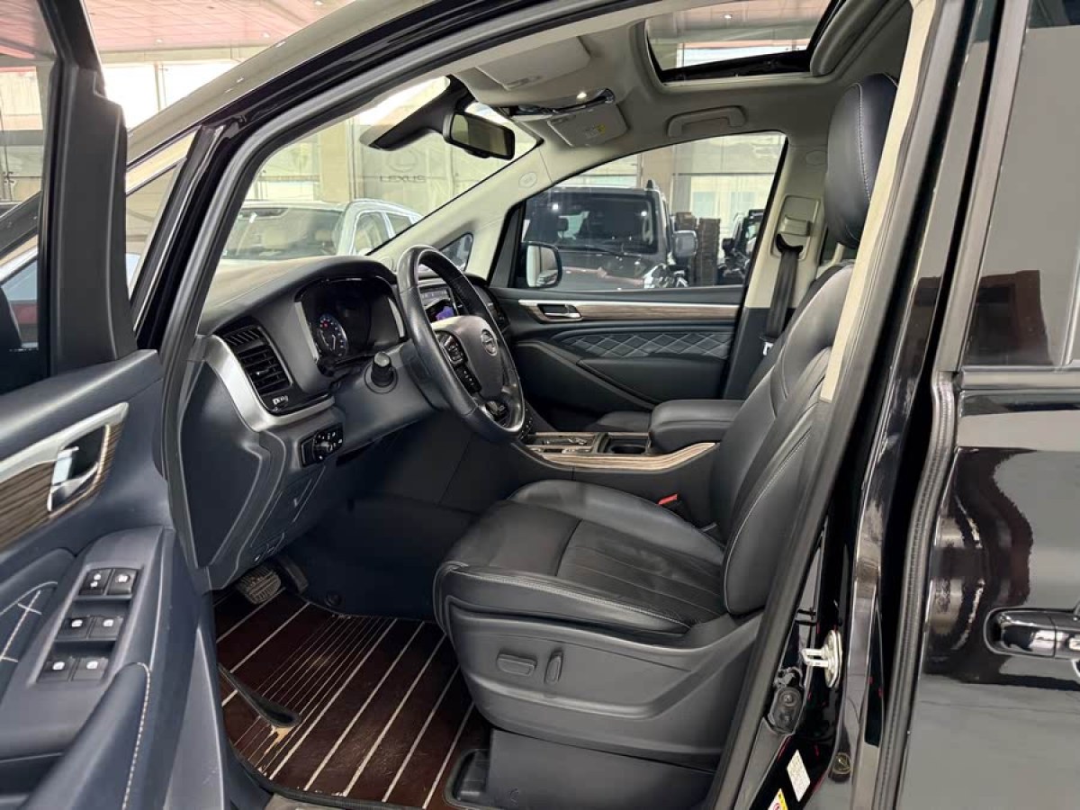 廣汽傳祺 M8  2020款 領(lǐng)航款 390T 尊貴版圖片