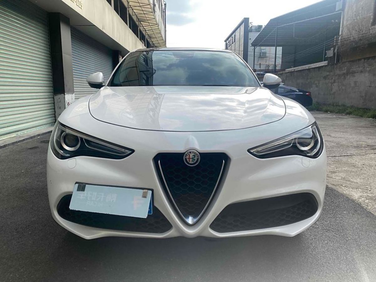 2019年9月阿爾法·羅密歐 Stelvio  2017款 2.0T 200HP 精英版