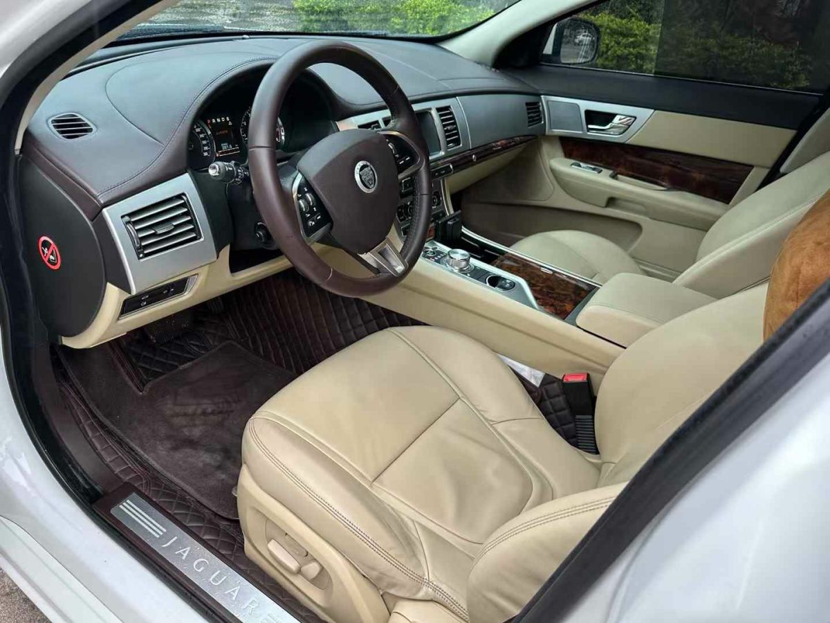 捷豹 XF  2012款 XF 3.0L V6豪華版圖片