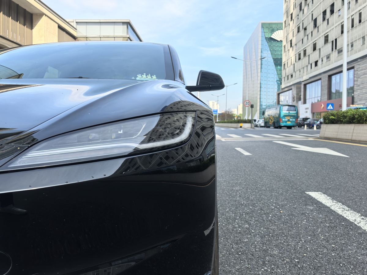 特斯拉 Model Y  2023款 煥新版 后輪驅(qū)動(dòng)圖片