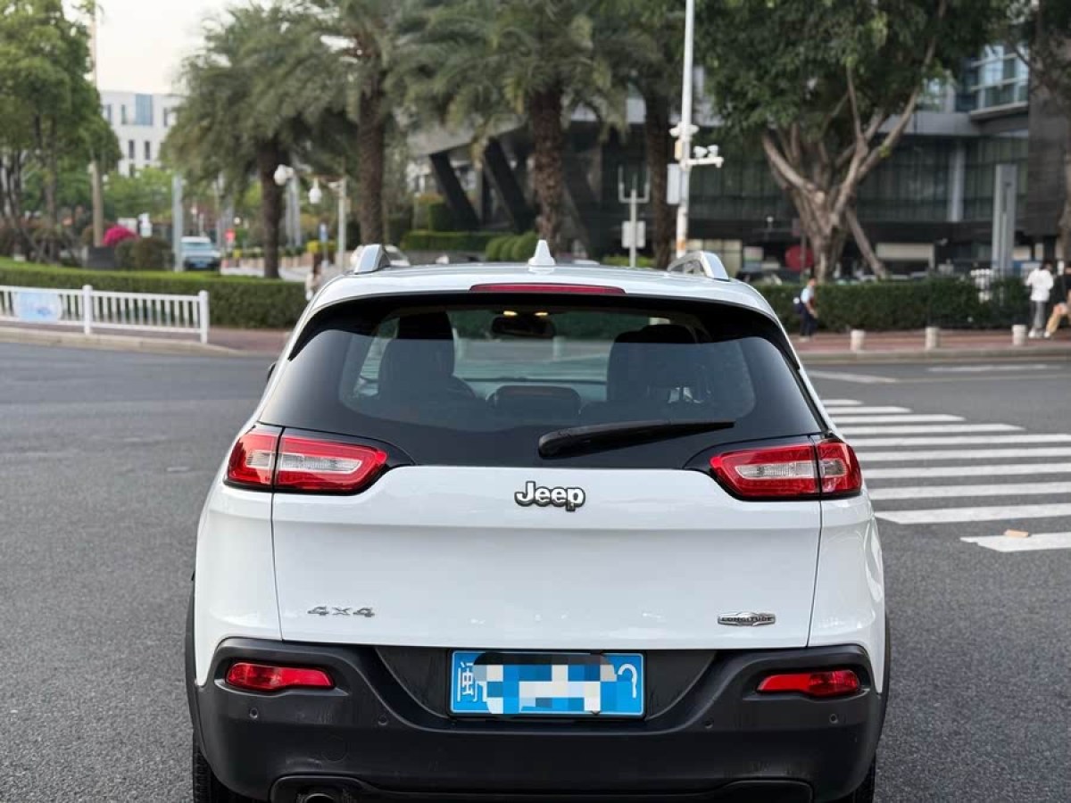 Jeep 自由光  2014款 2.4L 都市版圖片