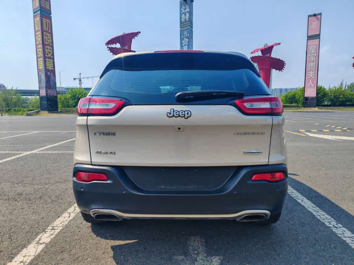 Jeep 自由光  2016款 2.4L 專業(yè)版圖片