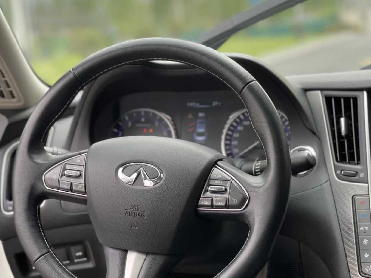 英菲尼迪 Q50L  2016款 2.0T 悅享版圖片