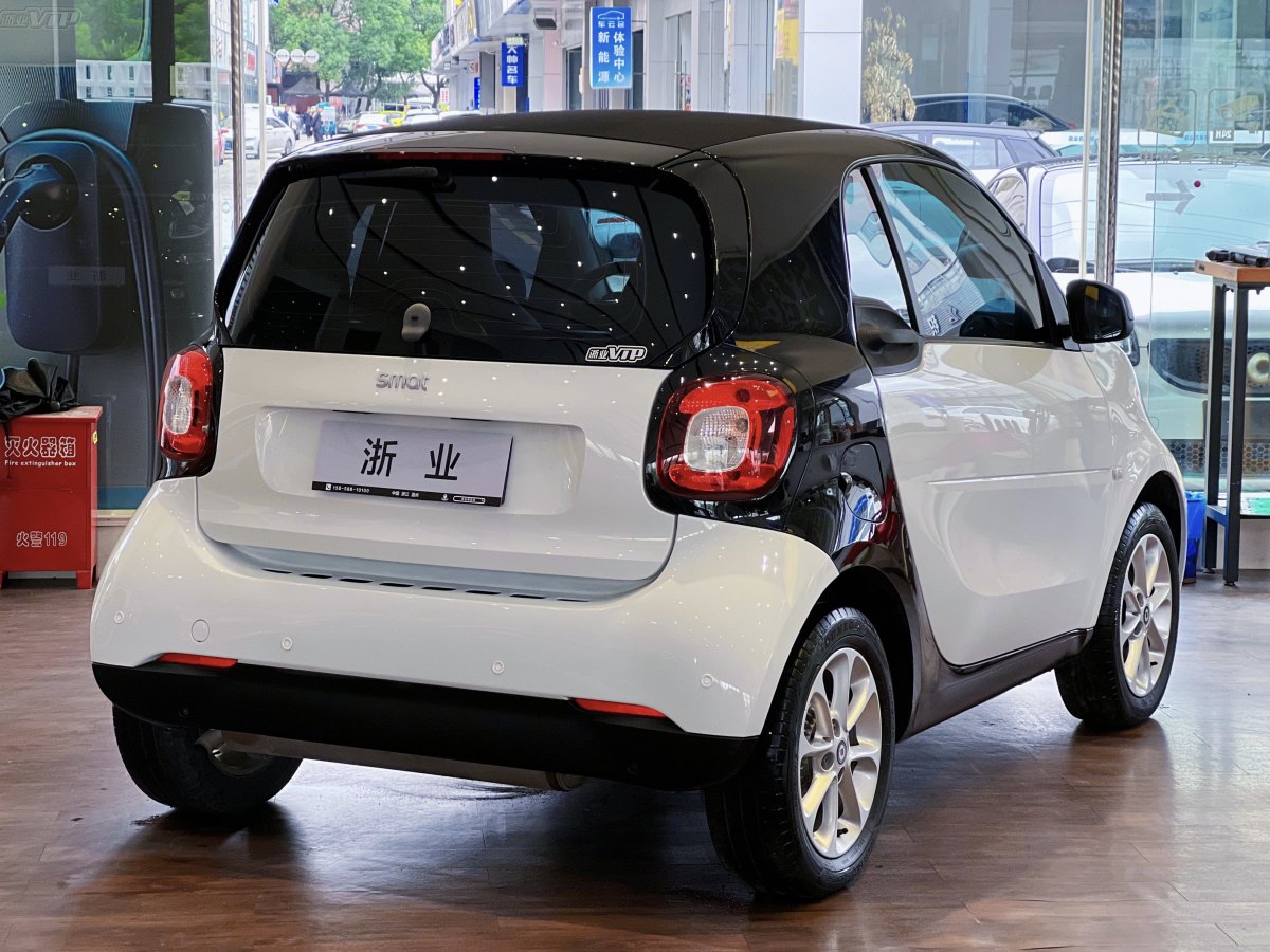 smart fortwo  2018款 1.0L 52千瓦硬頂靈動版圖片