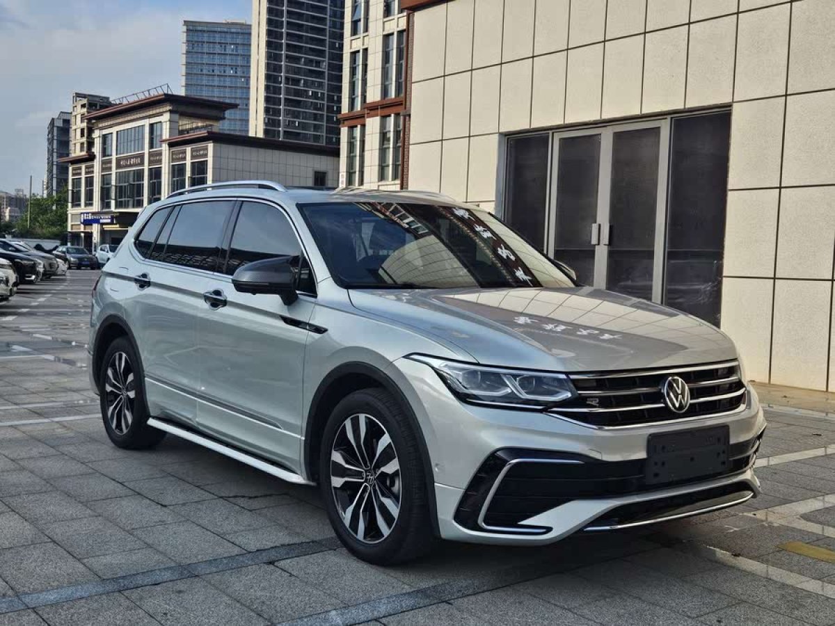 大眾 途觀L  2023款 改款 380TSI 自動四驅(qū)R-Line旗艦版7座圖片