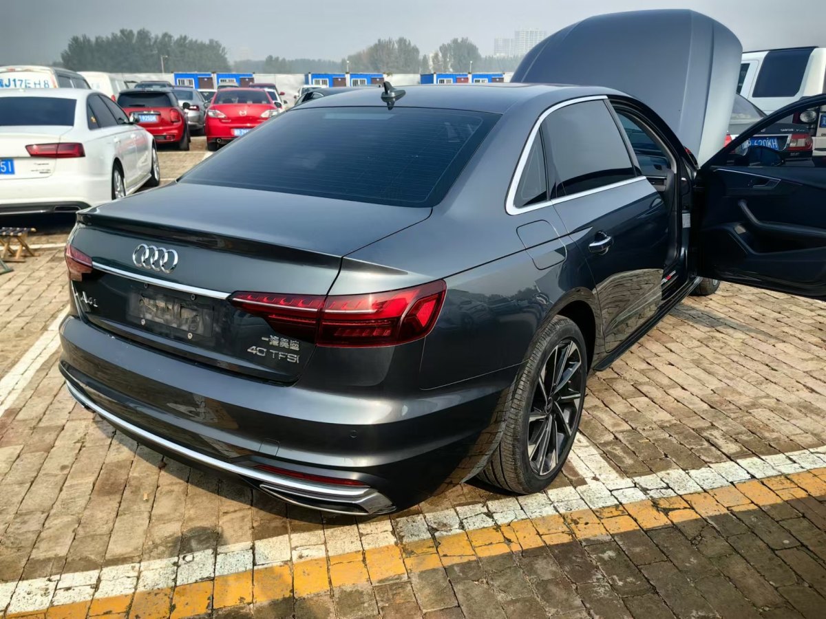 2022年2月奧迪 奧迪A4L  2022款 40 TFSI 時(shí)尚致雅型