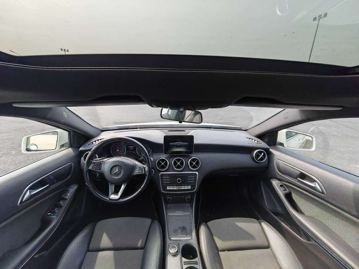 奔驰 奔驰A级  2016款 A 200 动感型图片