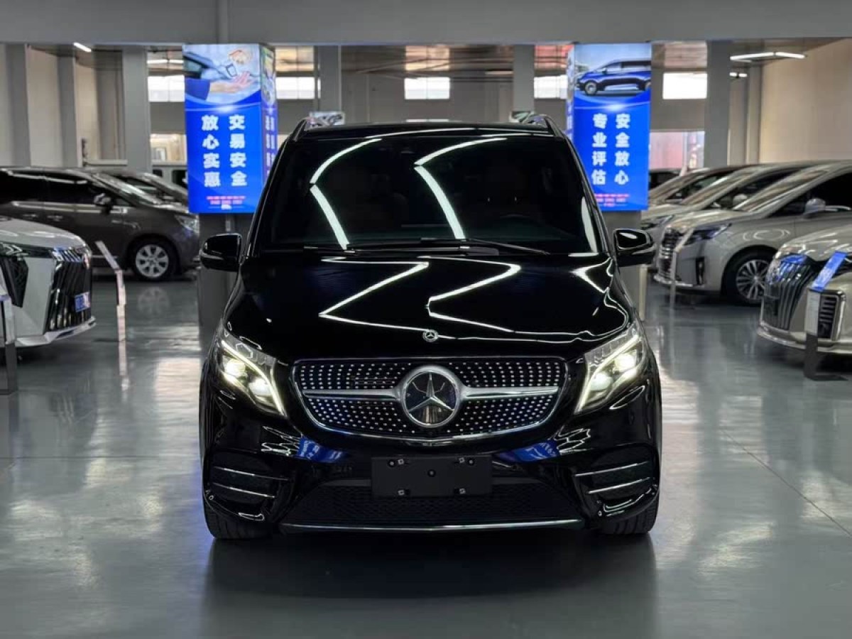 奔馳 V級(jí)  2021款 V 260 L 長(zhǎng)軸距豪華版圖片