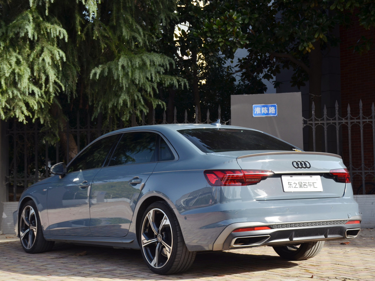 奧迪 奧迪A4L  2022款 40 TFSI quattro RS套件燃速型圖片