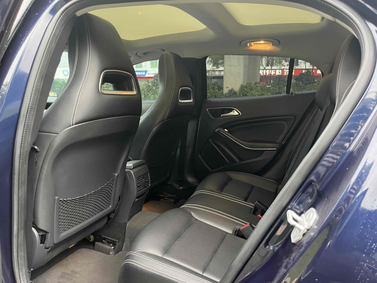 奔馳 奔馳GLA  2015款 GLA 220 4MATIC 豪華型圖片