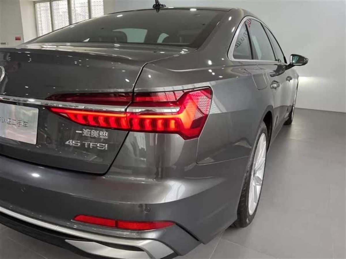 奧迪 奧迪A6L  2024款 45 TFSI 臻選動感型圖片