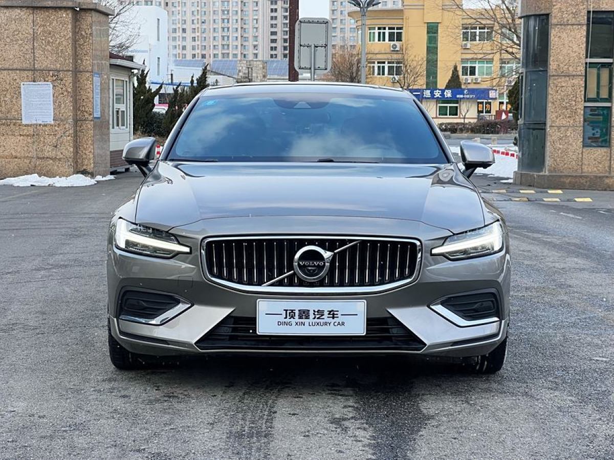 沃爾沃 S60L  2021款 T4 智逸豪華版圖片