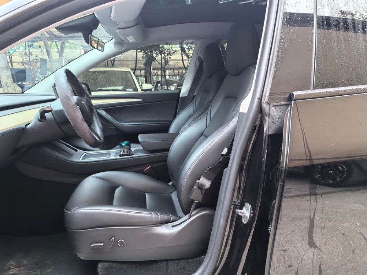 特斯拉 Model Y  2022款 改款 后輪驅(qū)動版圖片