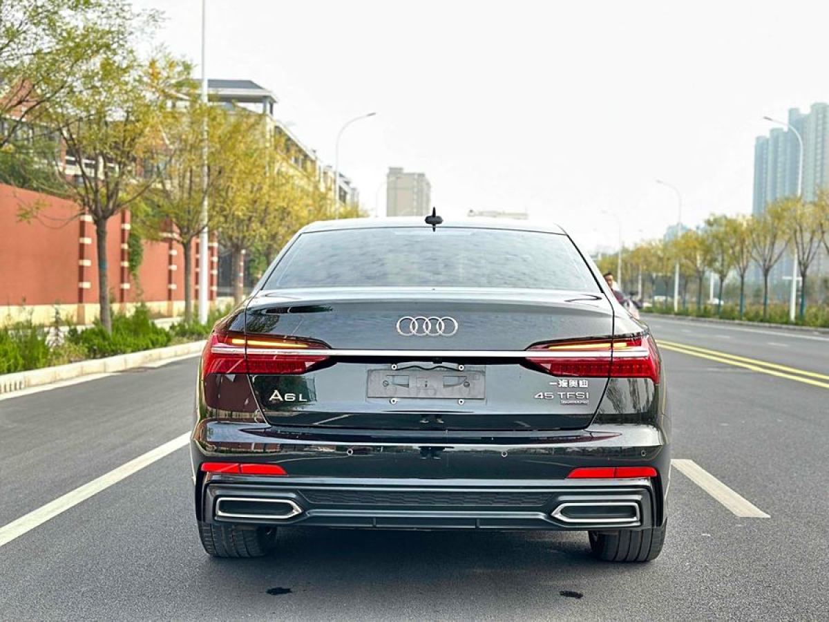 2022年2月奧迪 奧迪A6L  2022款 45 TFSI quattro 臻選動感型