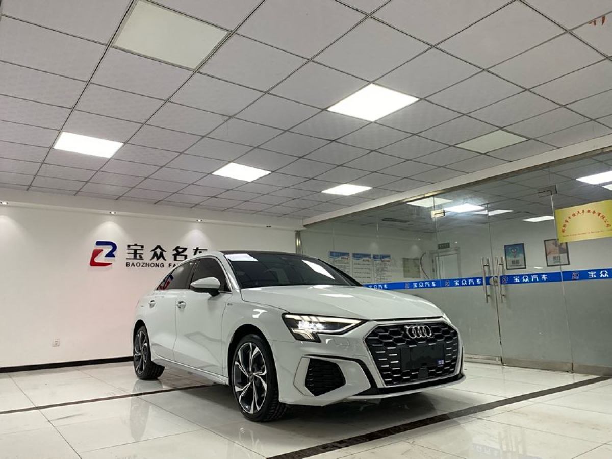 奧迪 奧迪A3  2023款 改款 A3L Limousine 35 TFSI 豪華運(yùn)動型圖片