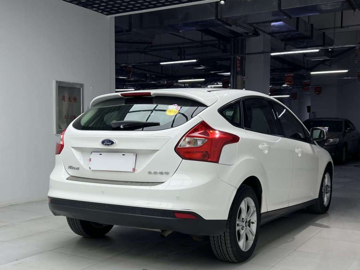 福特 福克斯  2012款 两厢 1.6L 自动舒适型图片