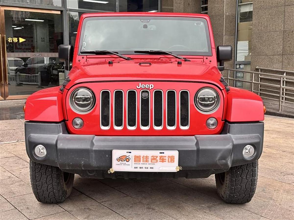 Jeep 牧馬人  2015款 3.0L Sahara 四門舒享版圖片