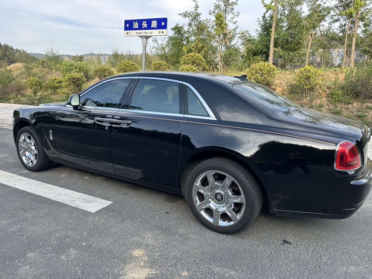 勞斯萊斯 古思特  2014款 6.6T 標(biāo)準(zhǔn)版圖片