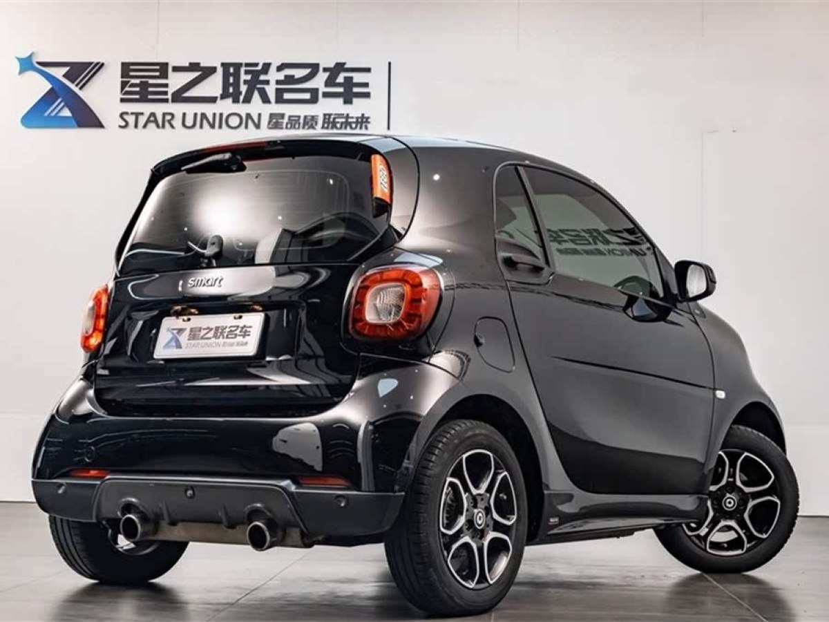 smart fortwo  2018款 0.9T 66千瓦硬頂先鋒版圖片