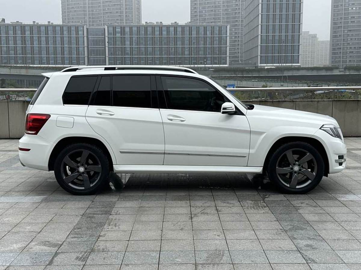 2013年11月奔馳 奔馳GLK級  2013款 GLK 300 4MATIC 動感天窗型