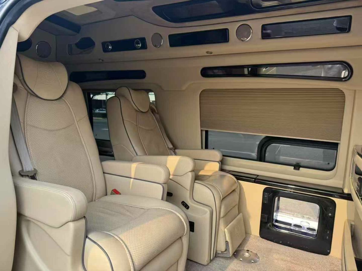 GMC SAVANA  2013款 6.0L 領(lǐng)袖級(jí)商務(wù)車圖片