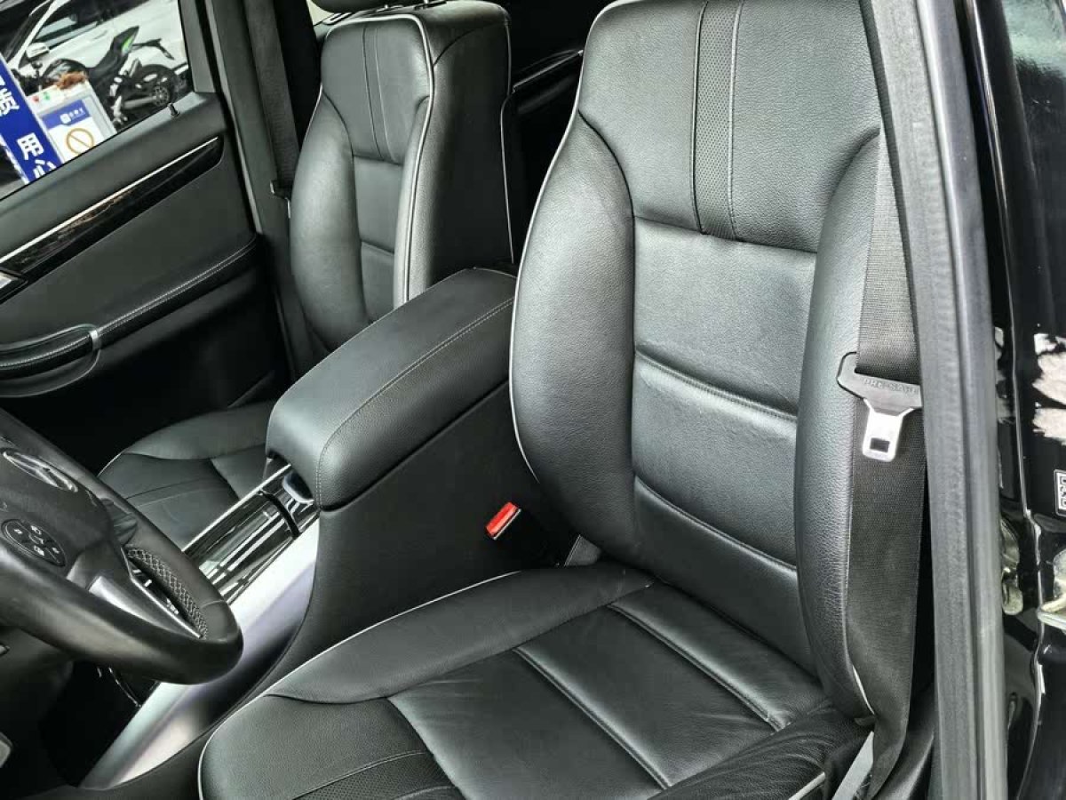 奔馳 奔馳R級  2017款 R 320 4MATIC 商務(wù)型臻藏版圖片