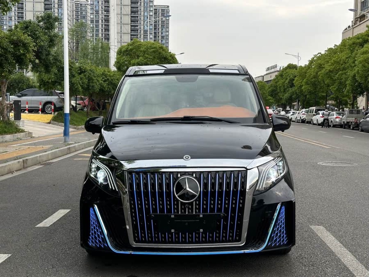 奔馳 威霆  2020款 2.0T 精英版 7座圖片