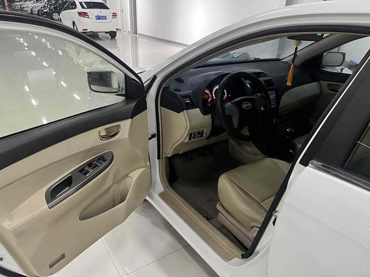 比亞迪 L3  2012款 1.5L 手動舒適型圖片