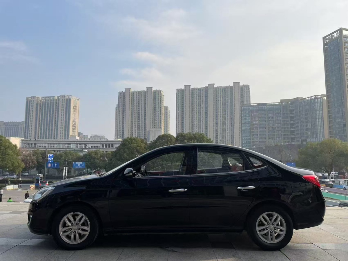 現(xiàn)代 悅動  2011款 1.6L 自動頂級型圖片