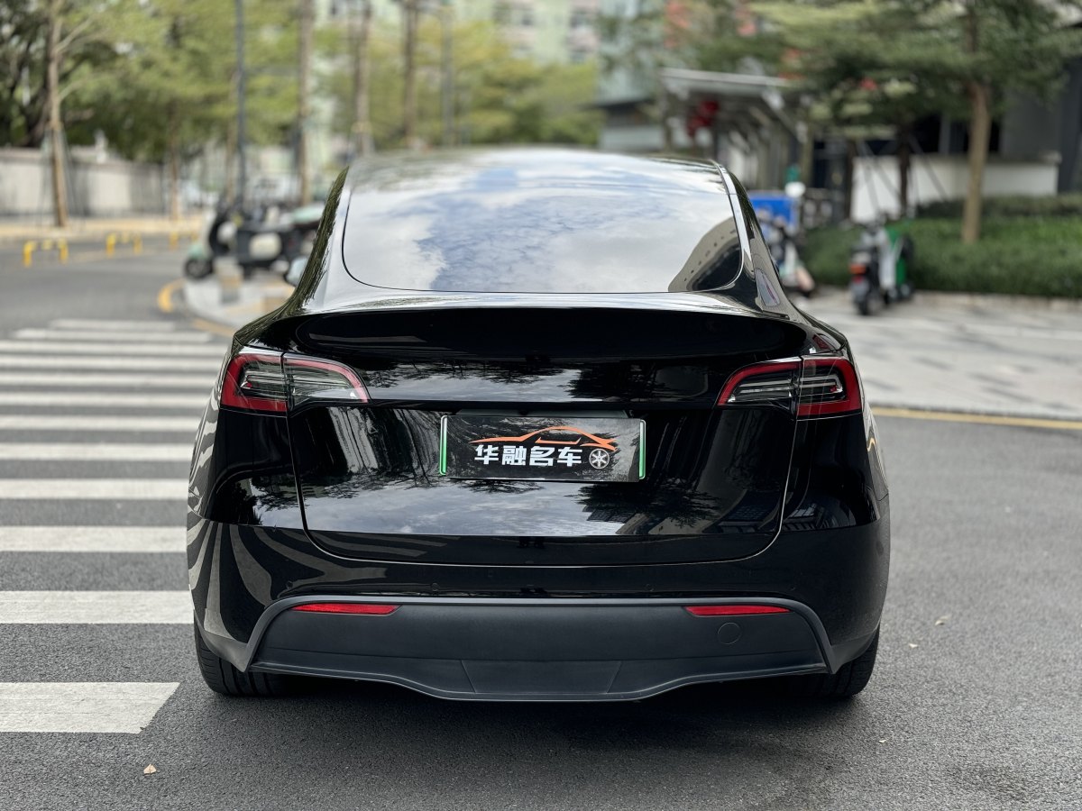 特斯拉 Model Y  2021款 改款 標(biāo)準(zhǔn)續(xù)航后驅(qū)升級(jí)版圖片