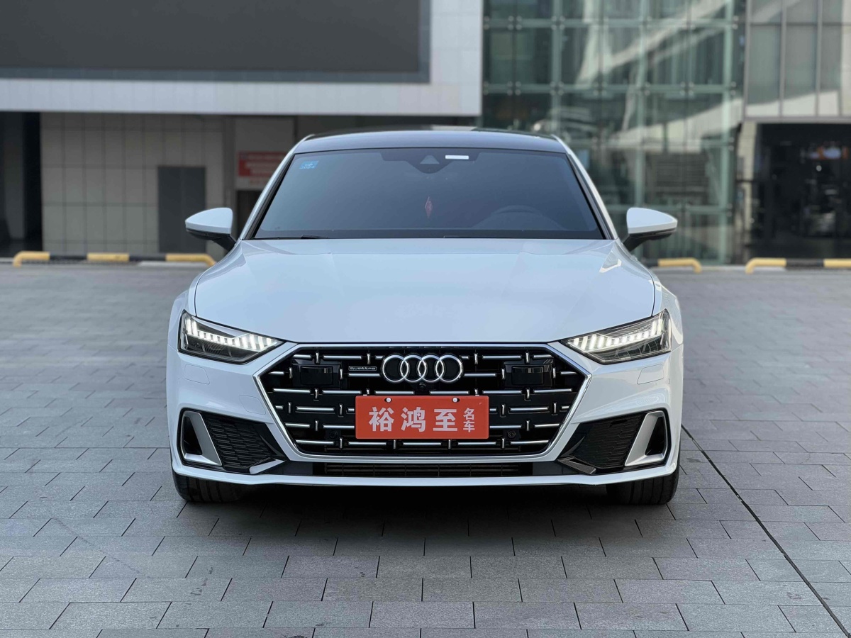 奧迪 奧迪A7L  2024款 45TFSI quattro S-line 見遠(yuǎn)型 曜黑套裝圖片