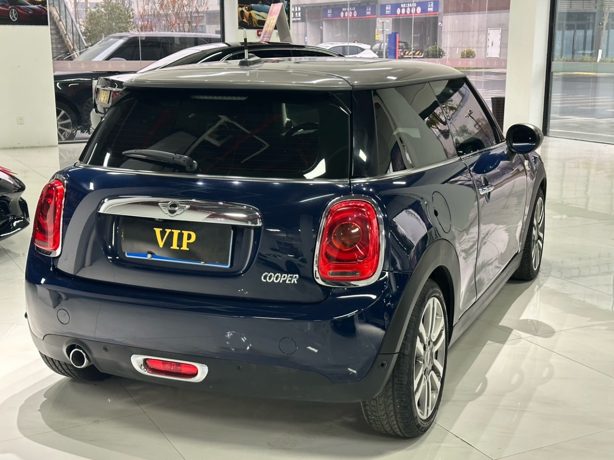 MINI MINI  2018款 1.5T COOPER 色彩紀(jì)念版圖片