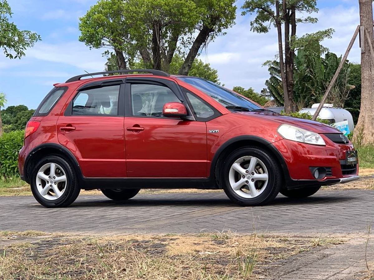 鈴木 天語(yǔ) SX4  2010款 兩廂 1.6L 自動(dòng)冠軍限量版圖片