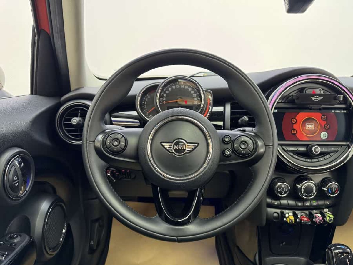 MINI MINI  2018款 1.5T COOPER 經(jīng)典派 五門(mén)版圖片