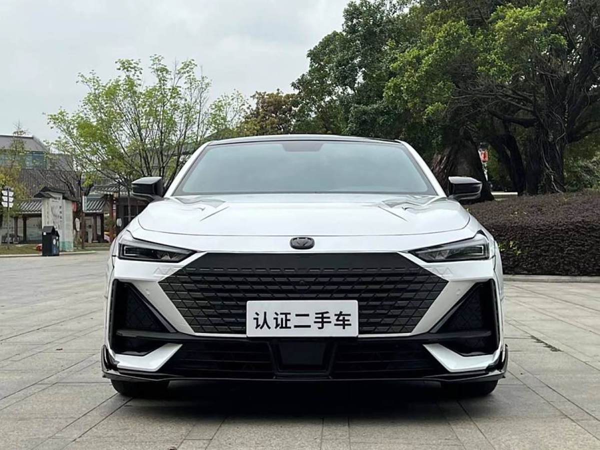 長(zhǎng)安 長(zhǎng)安UNI-V  2023款 1.5T 尊享型圖片