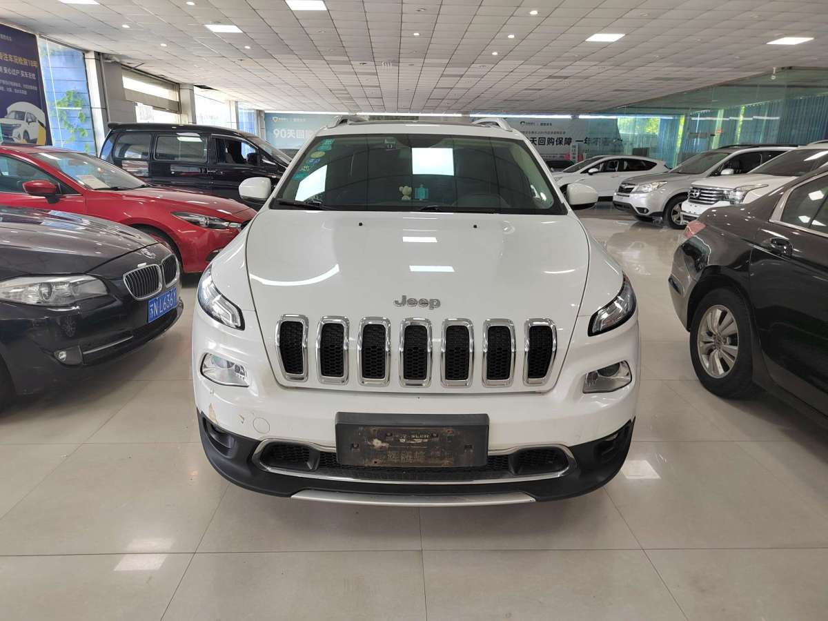 Jeep 自由光  2016款 2.0L 優(yōu)越版圖片