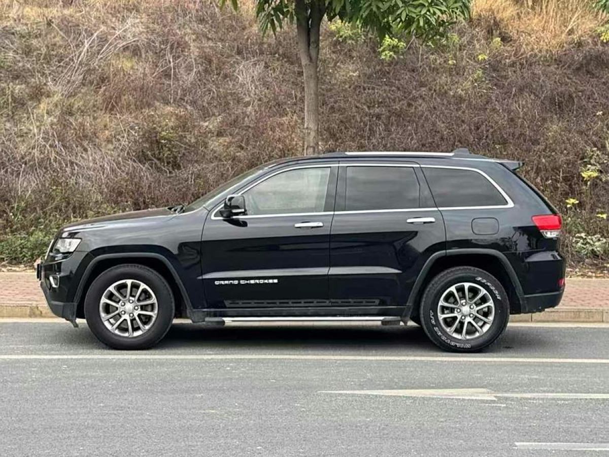 Jeep 大切諾基  2014款 3.0L 舒享導(dǎo)航版圖片