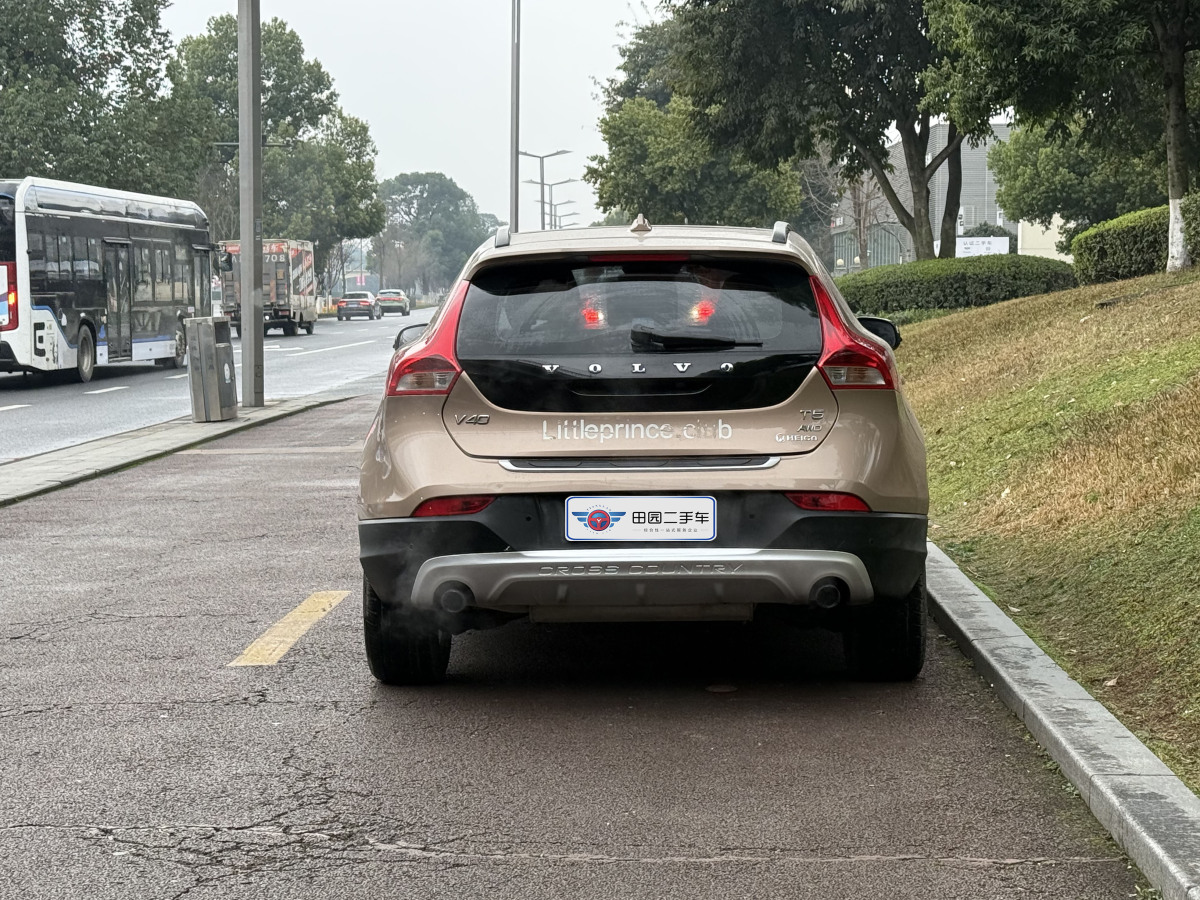 沃爾沃 V40  2014款 Cross Country T5 AWD 智雅版圖片