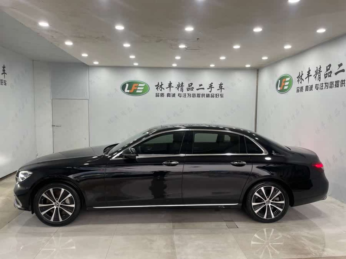 奔馳 奔馳E級(jí)新能源  2023款 E 350 e L 插電式混合動(dòng)力轎車圖片