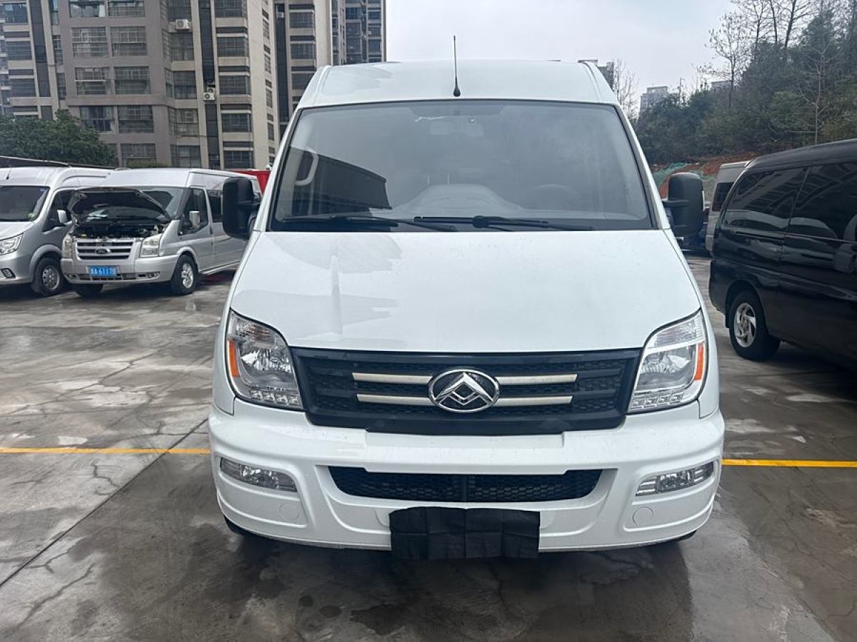 上汽大通 V80  2021款 2.0T PLUS 手動(dòng)商旅中軸中頂9座三排圖片