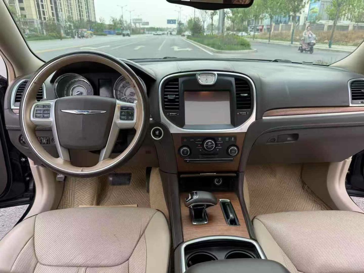 克萊斯勒 300C  2016款 3.0L 超越版圖片