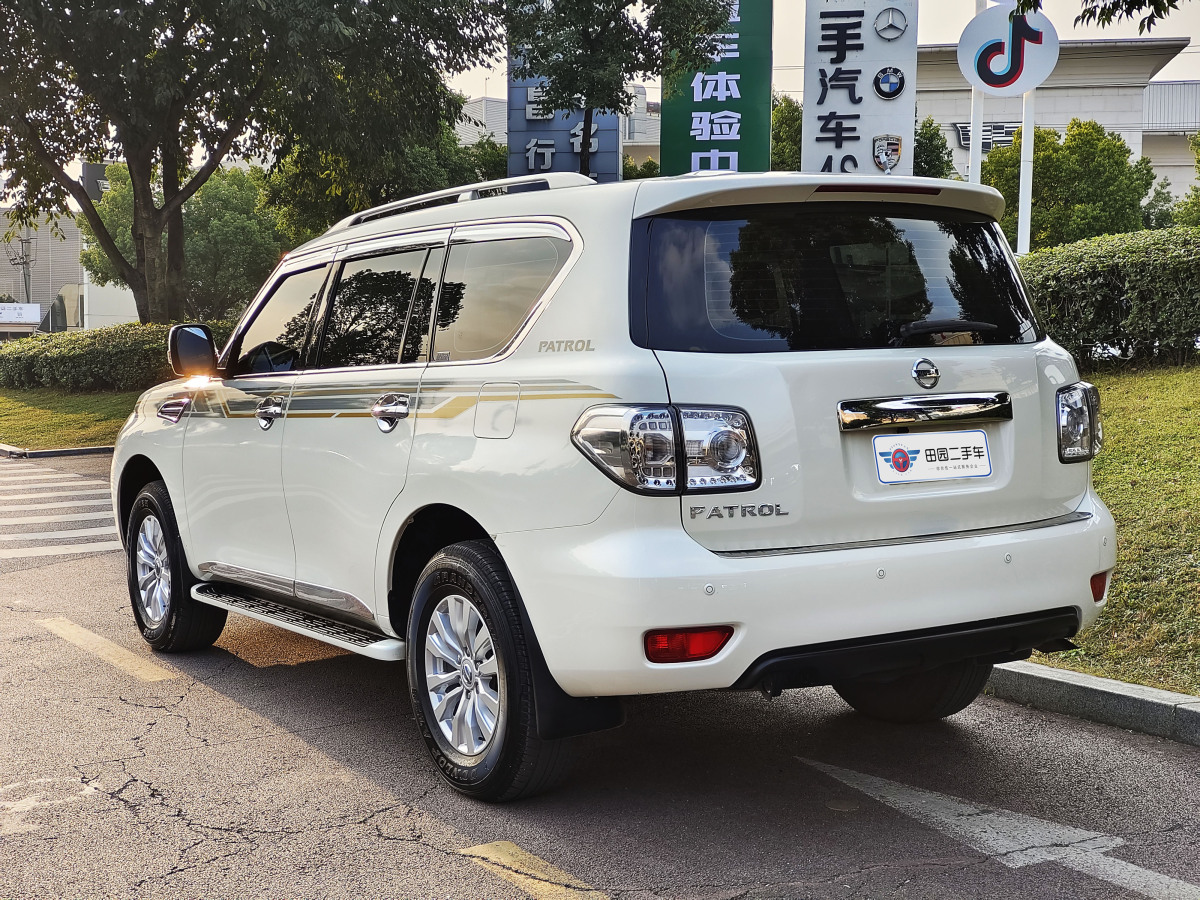 日產(chǎn) 途樂(lè)  2018款 4.0L 領(lǐng)英型圖片