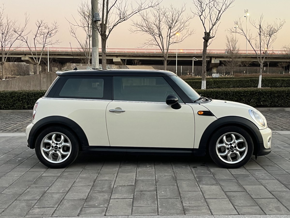 MINI COUNTRYMAN  2011款 1.6L COOPER Fun圖片