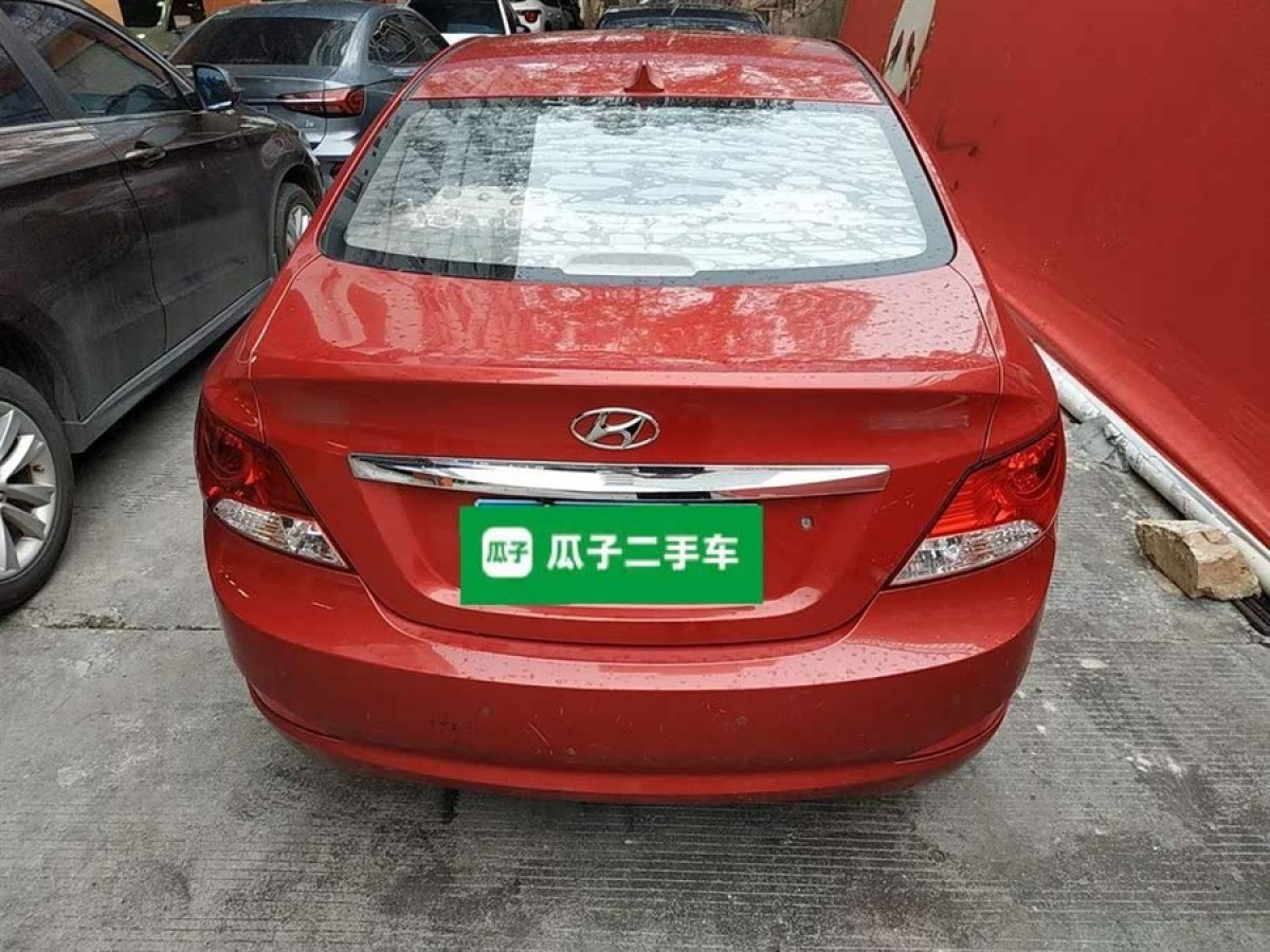 現(xiàn)代 瑞納  2010款 三廂 1.4L 自動舒適型GS圖片